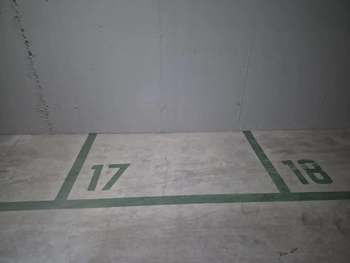 Parking with lift for sale in Carrer de Calassanç Duran 26, imagen 6