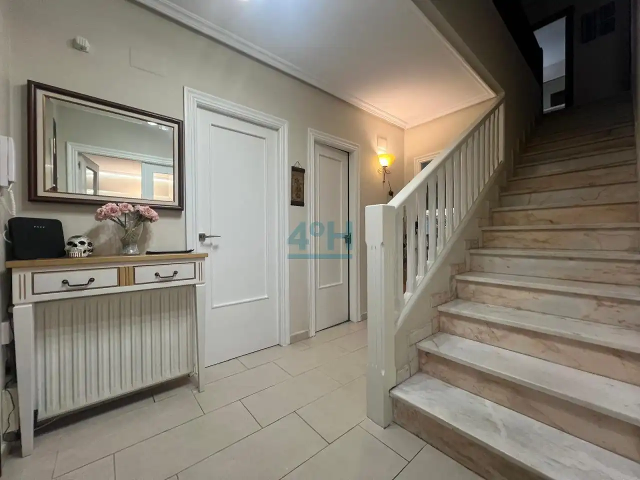 Casa adosada en venta en Ourense Capital  con Calefacción, Jardín privado y Parquet