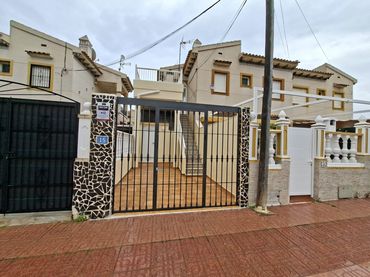 Appartement compact avec balcon à vendre à Avenida de California 15