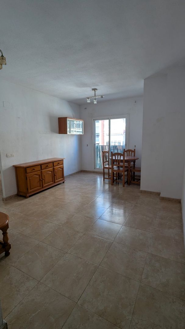 Piso en venta en Calle Héroe de Sostoa, Girón - Las Delicias, Carretera de Cádiz