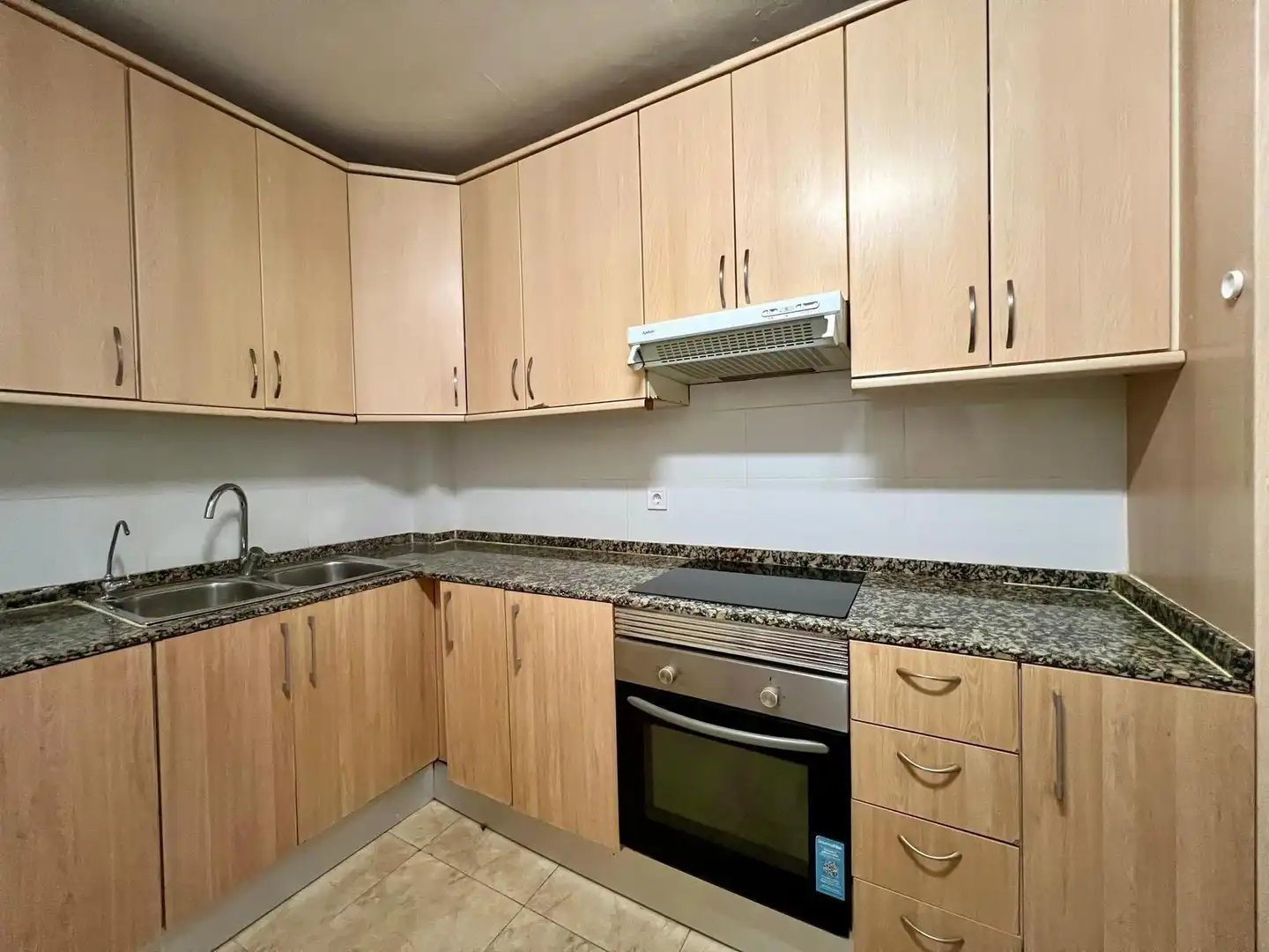 Habitación en Calle del Teniente Llorca, 26, Campoamor
