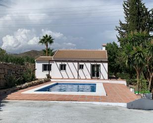 Vista exterior de Casa o xalet en venda en Alhaurín de la Torre amb Terrassa i Piscina