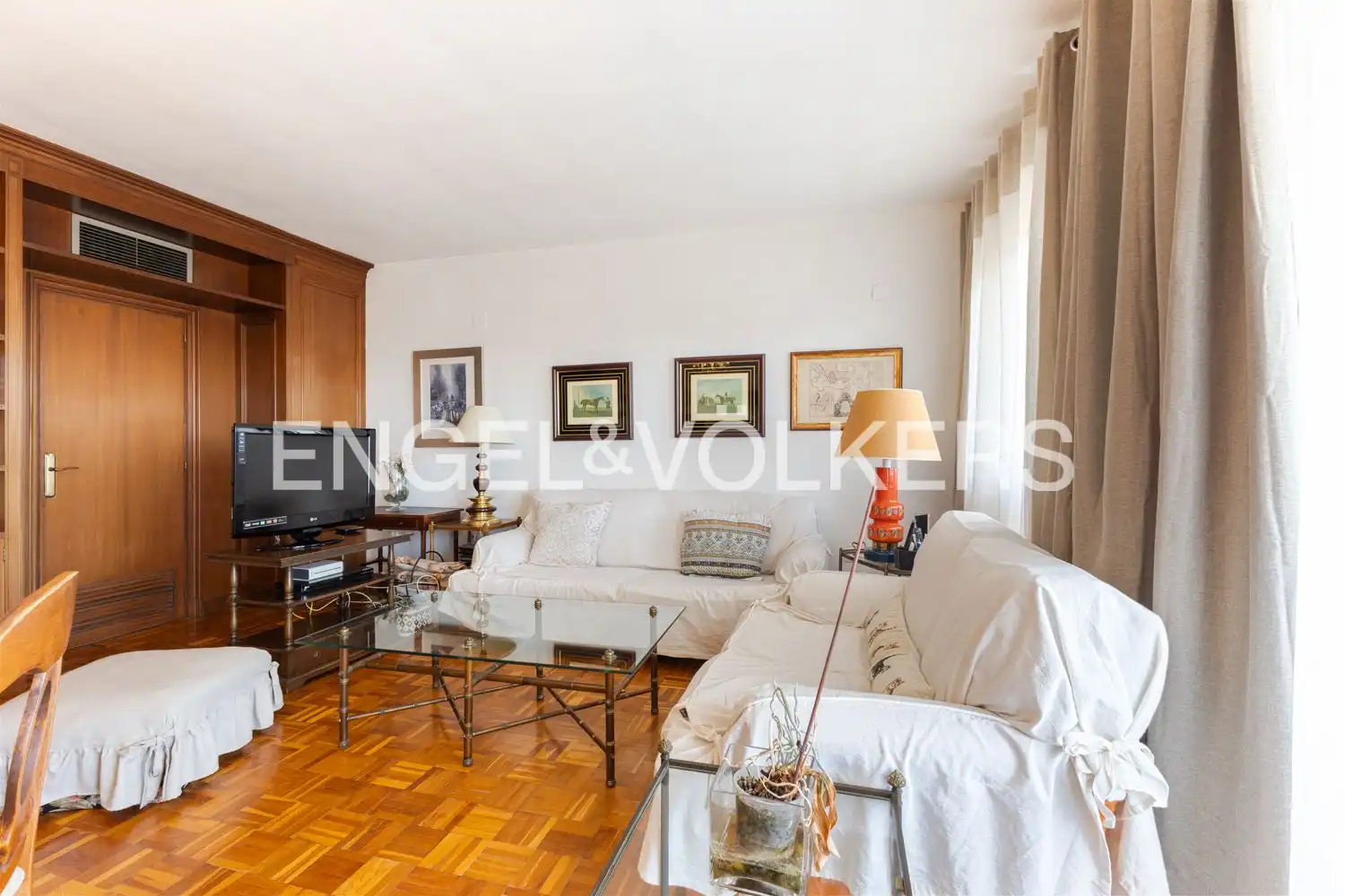 Living room of Flat for rent in Valencia  with Air Conditioner, Heating and Parquet flooring