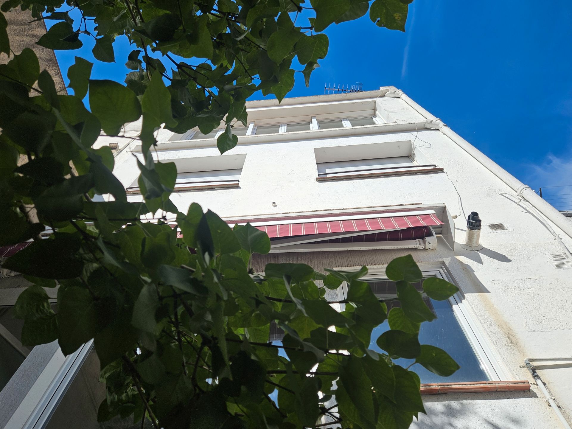 Vista exterior de Casa adosada en venda en Llinars del Vallès amb Calefacció, Jardí privat i Terrassa