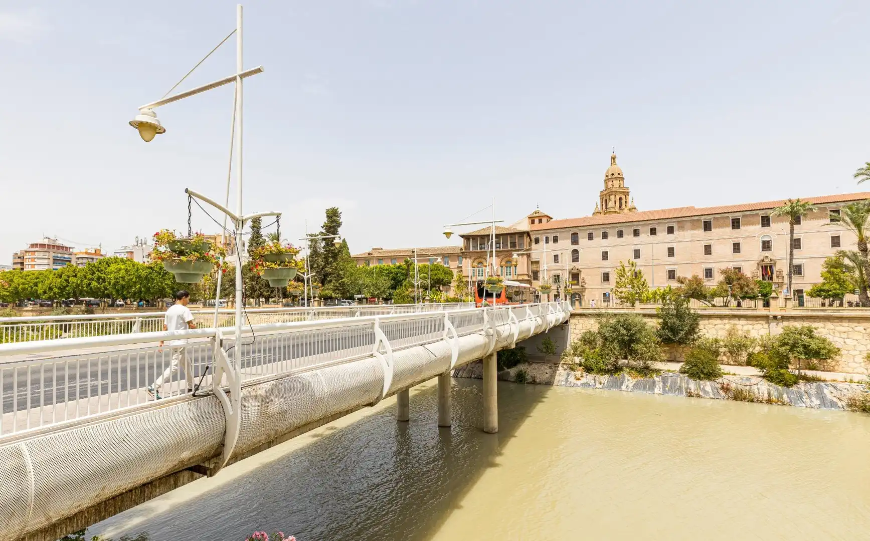 Vista exterior de Pis en venda en Murcia amb Balcó