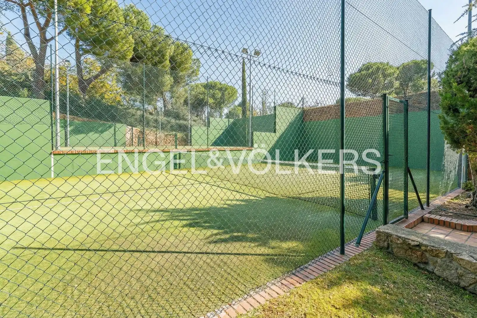 Terrassa de Casa o xalet en venda en Majadahonda amb Aire condicionat, Calefacció i Jardí privat