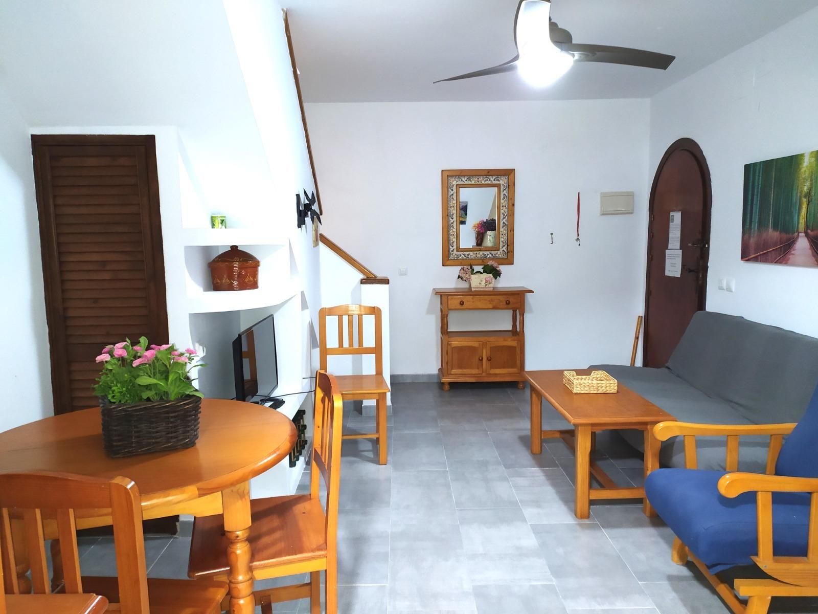 Sala d'estar de Casa adosada en venda en Chiclana de la Frontera amb Aire condicionat, Calefacció i Jardí privat