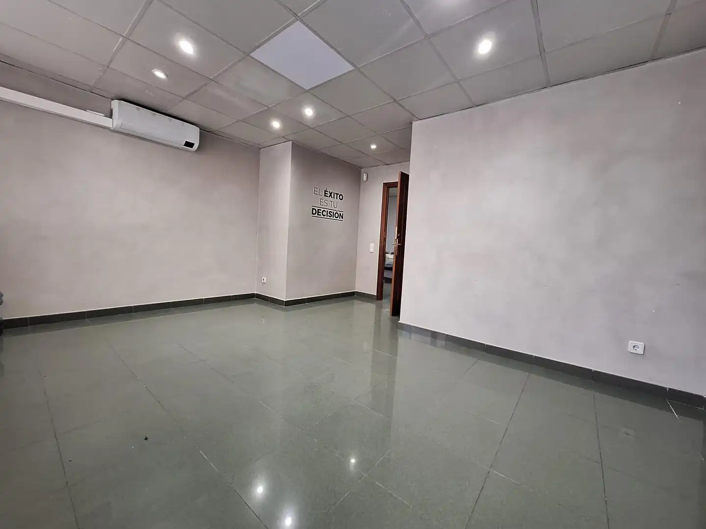 Office for rent in Barberà del Vallès  with Air Conditioner, Heating and Storage room