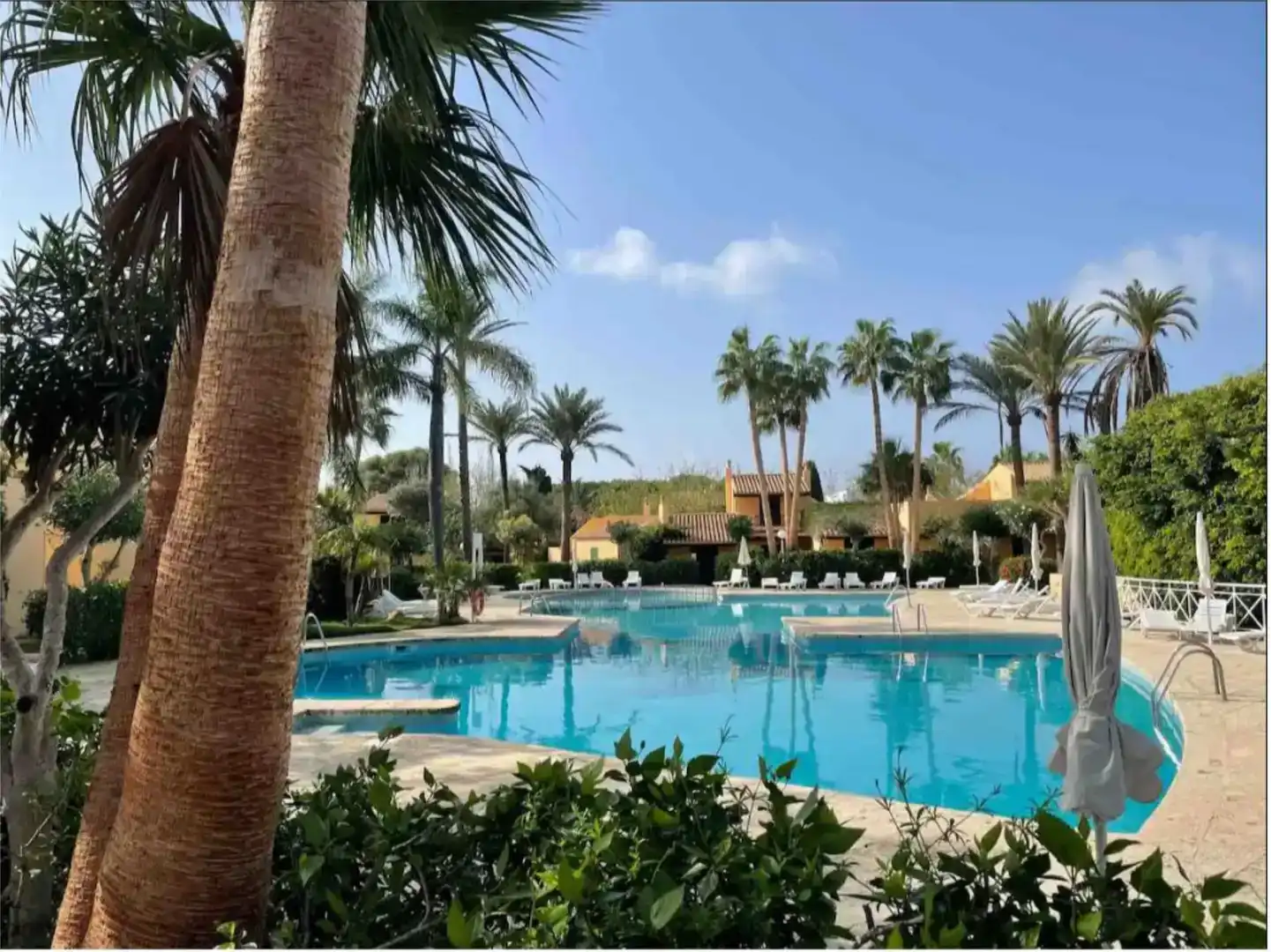 Piscina de Casa adosada de lloguer en Ciutadella de Menorca amb Aire condicionat, Jardí privat i Piscina