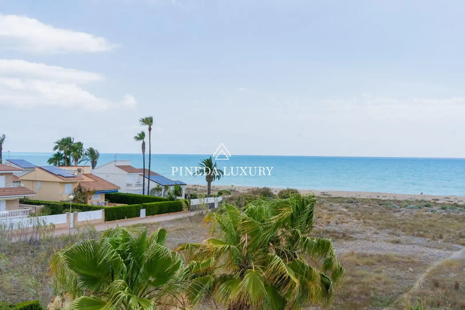 Houses for sale in Calle Sagunto, Corinto - Almarda