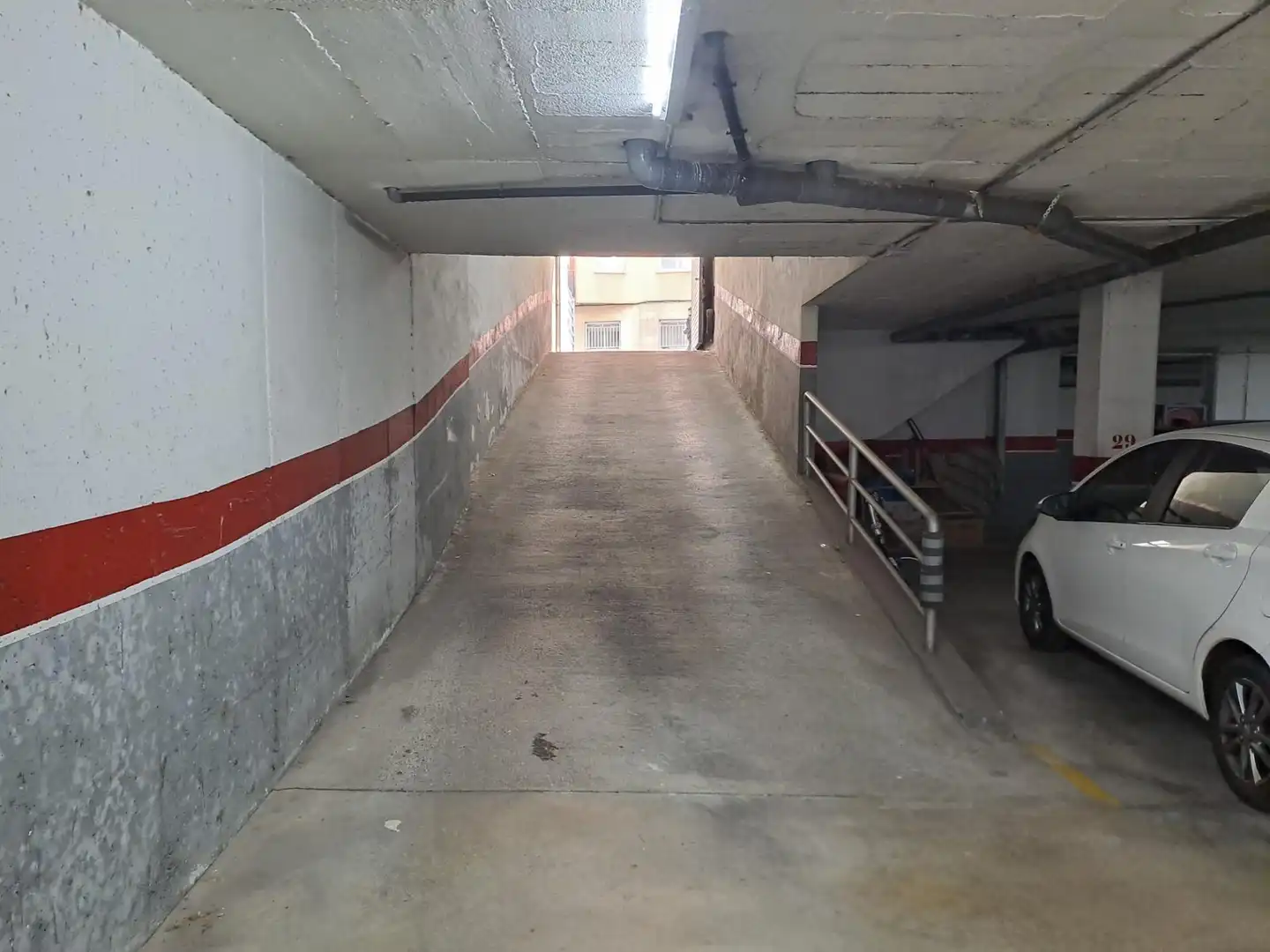Einzelparkplatz zum Verkauf in Carrer de les Tres Creus, imagen 2