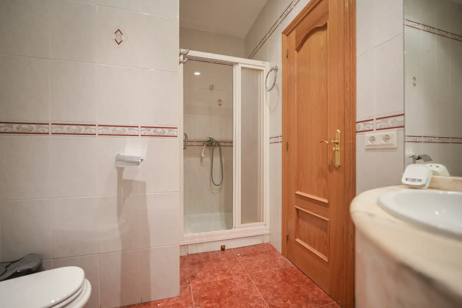 Bathroom of Flat for sale in Valladolid  with Heating, Parquet flooring and Storage room