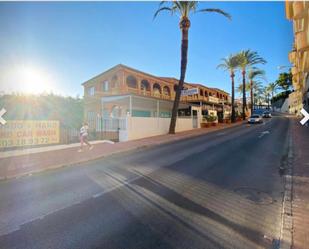 Vista exterior de Local de lloguer en Benalmádena amb Aire condicionat