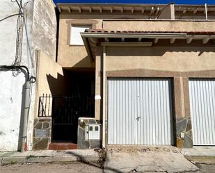 Vista exterior de Casa adosada en venda en La Guardia amb Calefacció i Terrassa