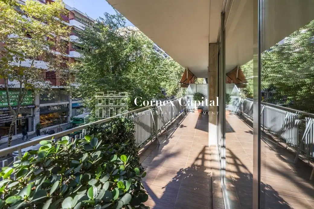 Vista exterior de Piso en venta en Barcelona con Aire acondicionado, Terraza y Trastero