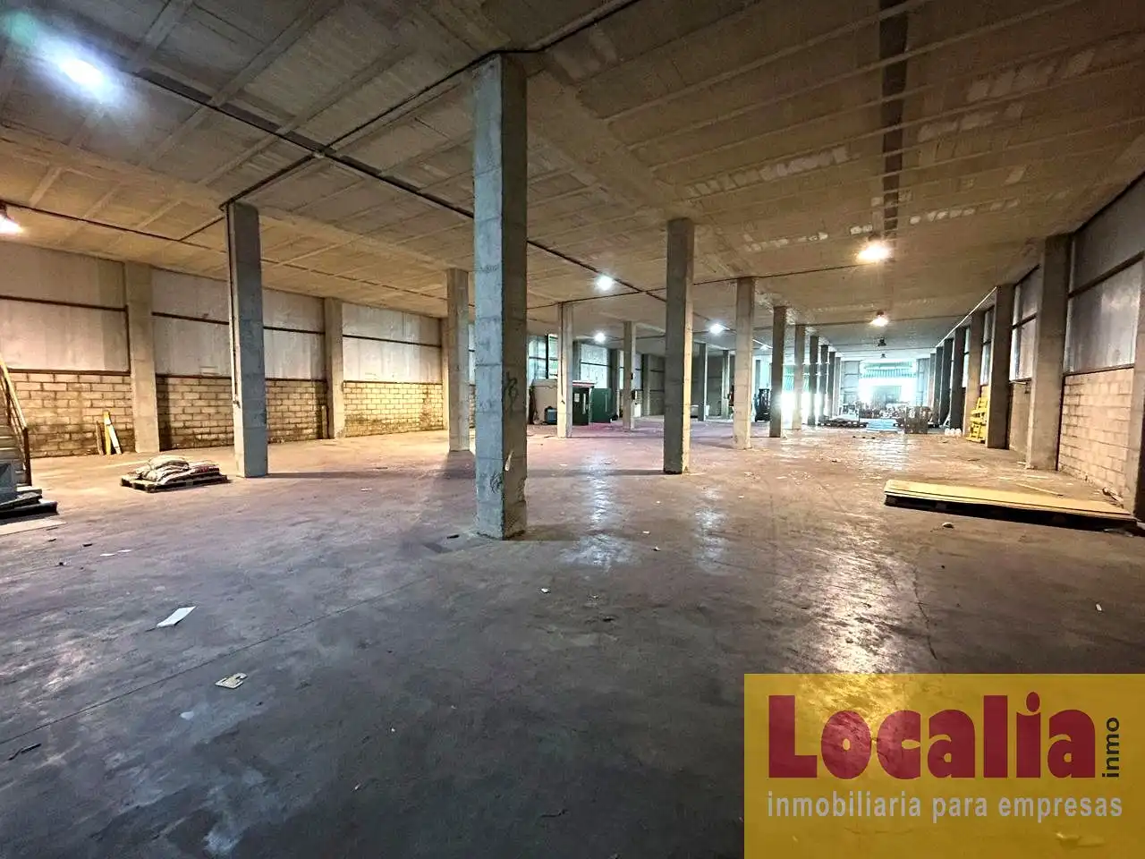 Industrial buildings for rent in Los Corrales de Buelna 
