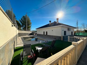 Villa avec balcon à vendre à Caravaca de la Cruz