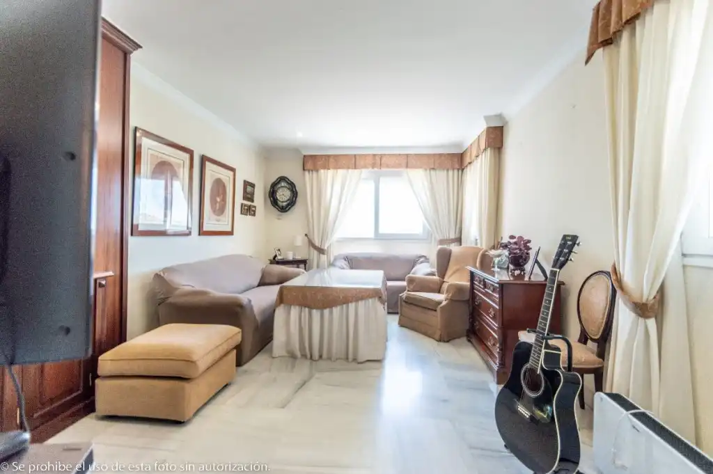 Sala d'estar de Dúplex en venda en Torremolinos amb Aire condicionat, Terrassa i Moblat