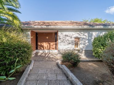 Villa mit Pool zum Verkauf in Calle Madrid