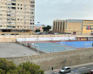 Vista exterior de Apartament en venda en Alicante / Alacant amb Aire condicionat, Traster i Balcó