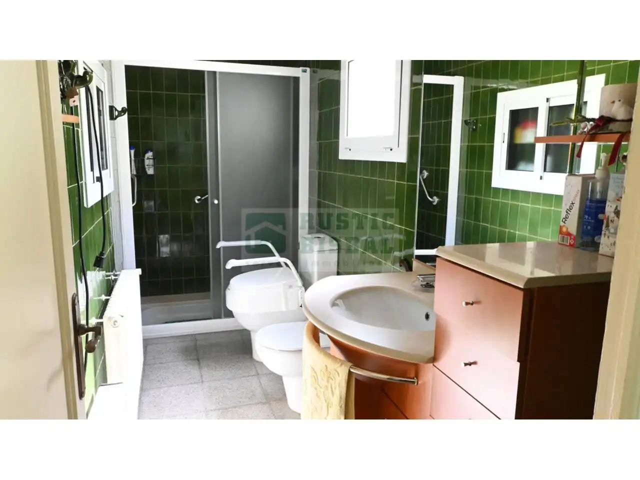 Baño de Finca rústica en venta en La Bisbal d'Empordà con Calefacción y Jardín privado