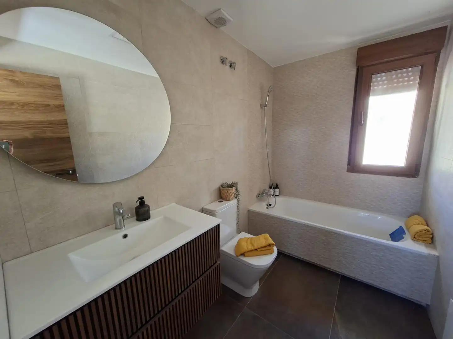 Bathroom of Houses for sale in Lozoyuela-Navas-Sieteiglesias
