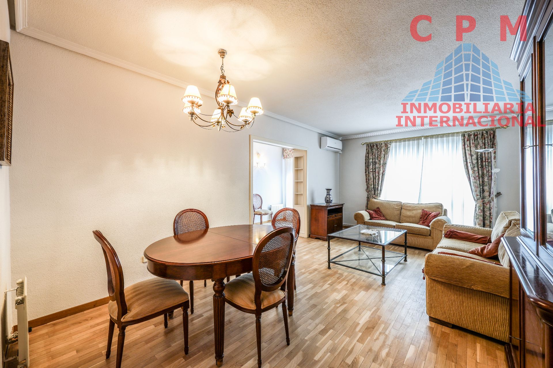 Sala de estar de Piso de alquiler en  Madrid Capital con Aire acondicionado, Calefacción y Parquet