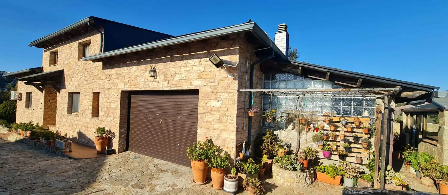 Vista exterior de Casa o chalet en venta en Vallirana con Aire acondicionado y Calefacción