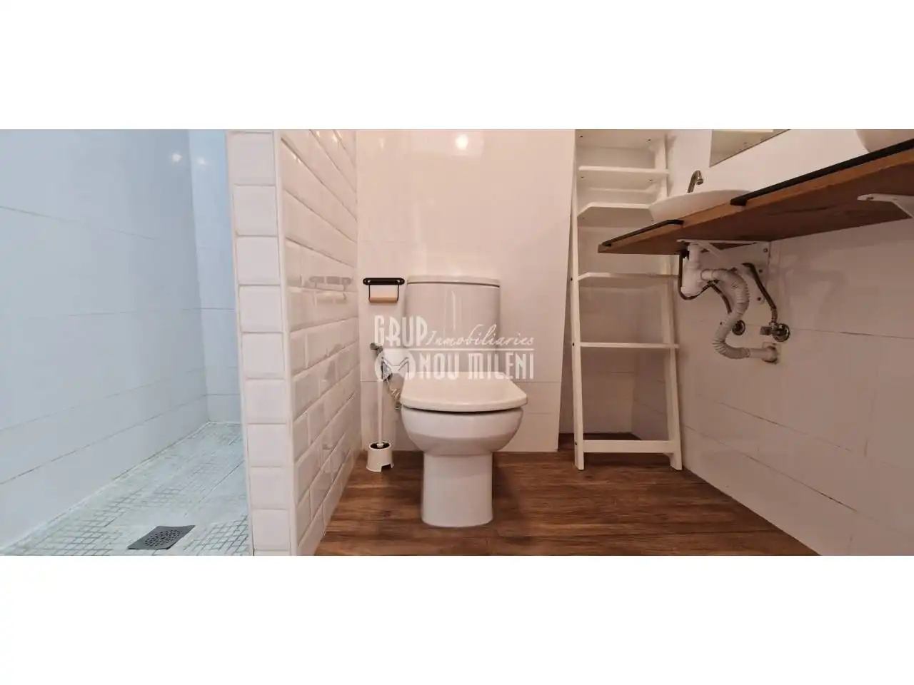 Bathroom of Flat for sale in Silla  with Air Conditioner, Heating and Parquet flooring