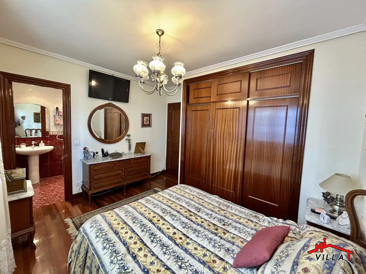 Habitación de Casa o chalet en venta en Laredo con Calefacción y Amueblado