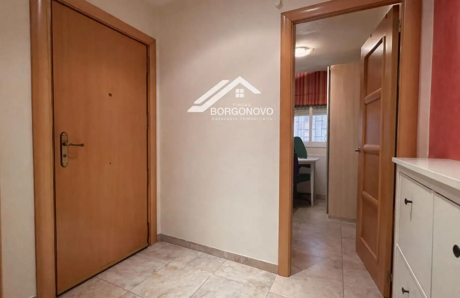 Wohnung zum Verkauf in Barcelona mit Klimaanlage, Heizung und Terrasse