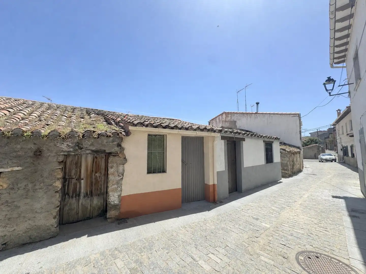 Exterior view of Houses for sale in Tornadizos de Ávila  with Heating