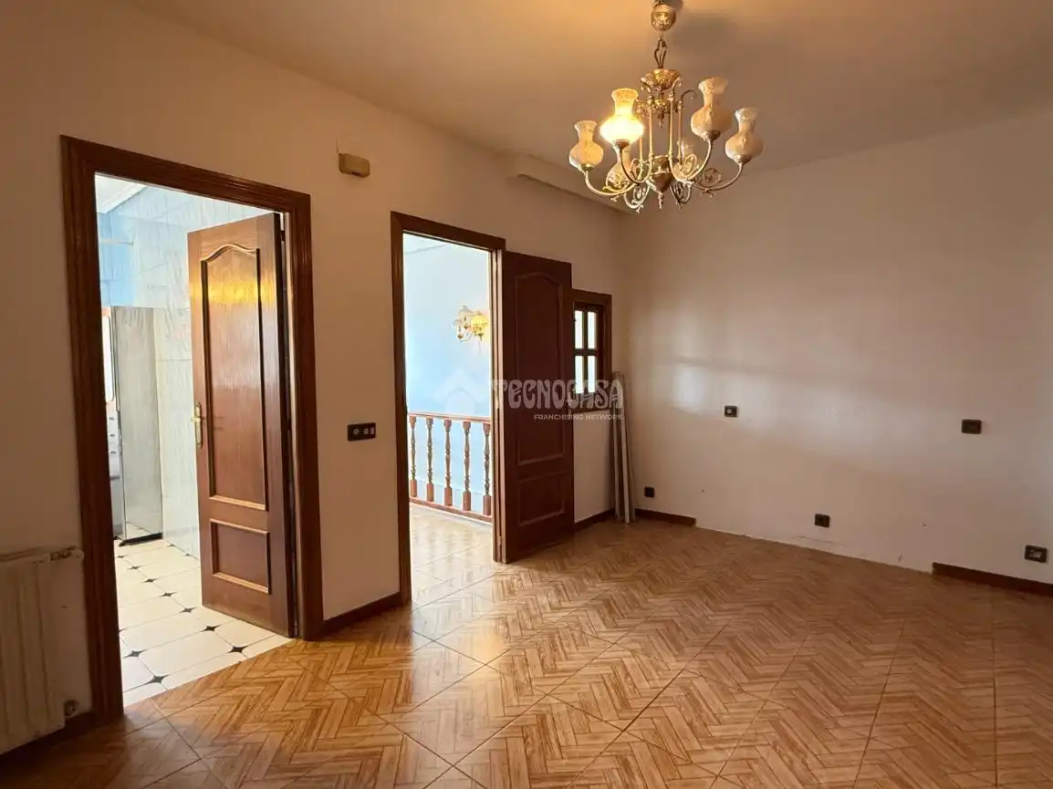Sala d'estar de Casa o xalet en venda en Madrid amb Calefacció, Jardí privat i Terrassa