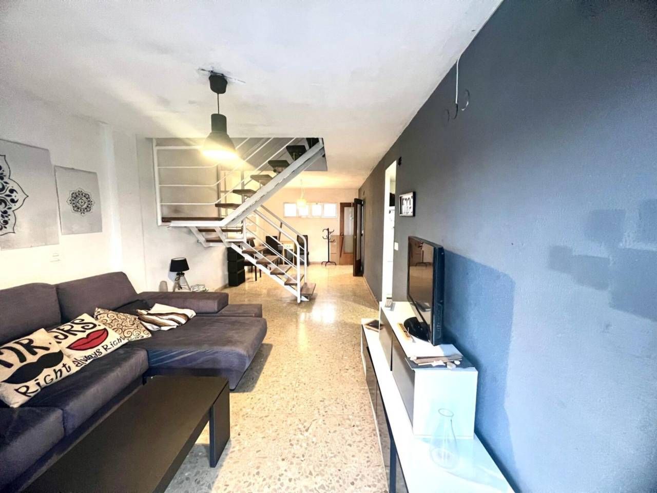 Living room of Duplex for sale in Alicante / Alacant  with Balcony, Alarm and Community pool