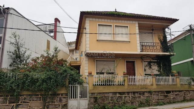 Casa-chalet en Venta en Avenida Lugo en Darbo