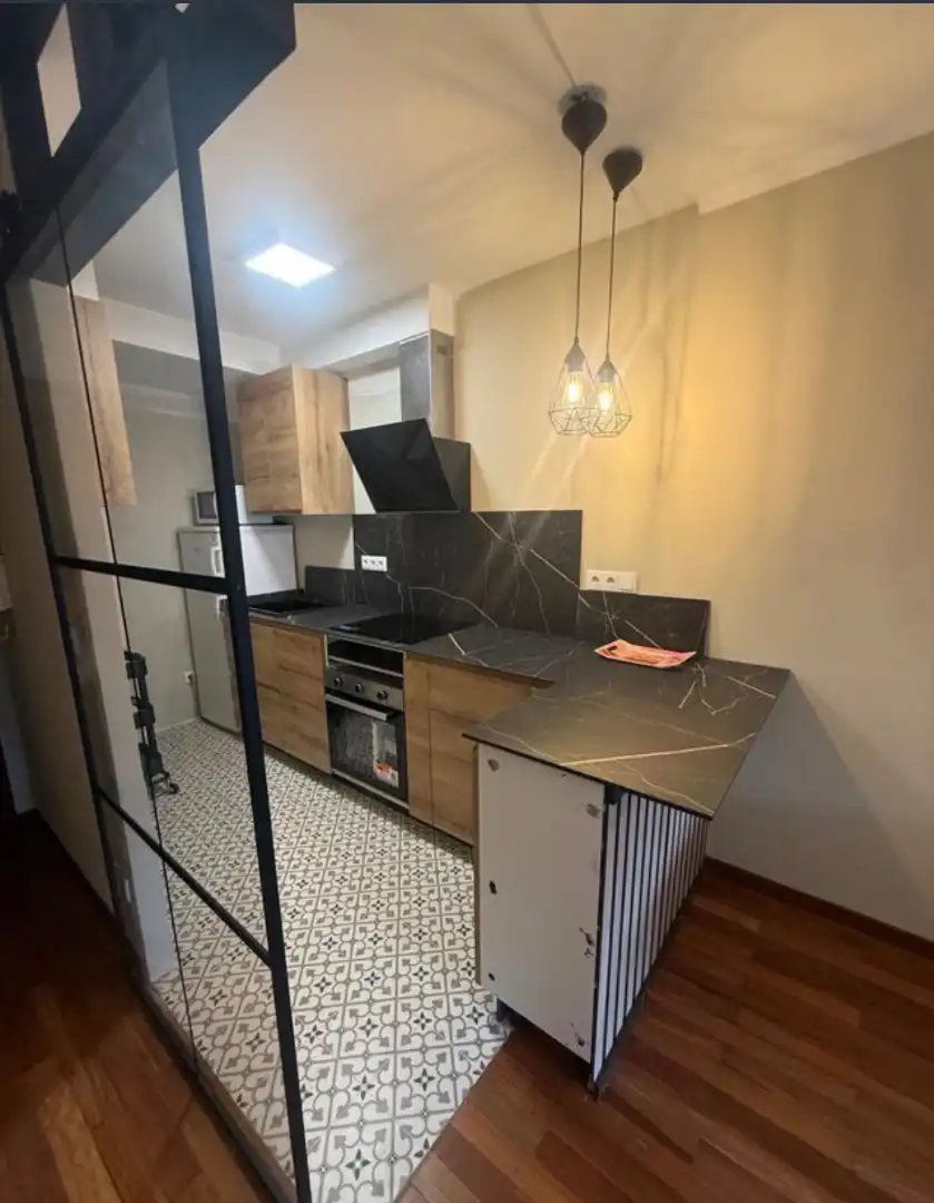 Küche von Wohnung zur Miete in Pontevedra Capital  mit Abstellraum und Möbliert