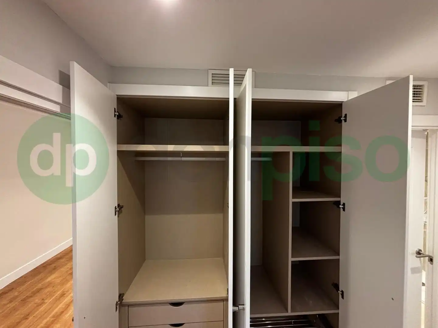 Bedroom of Flat for sale in Madrid  with Air Conditioner, Parquet flooring and Furnished