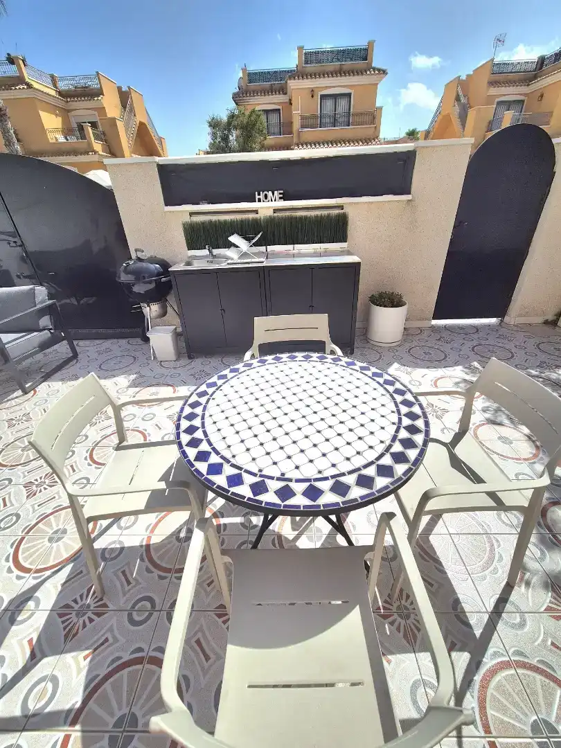 Terrassa de Casa adosada en venda en Torrevieja amb Aire condicionat