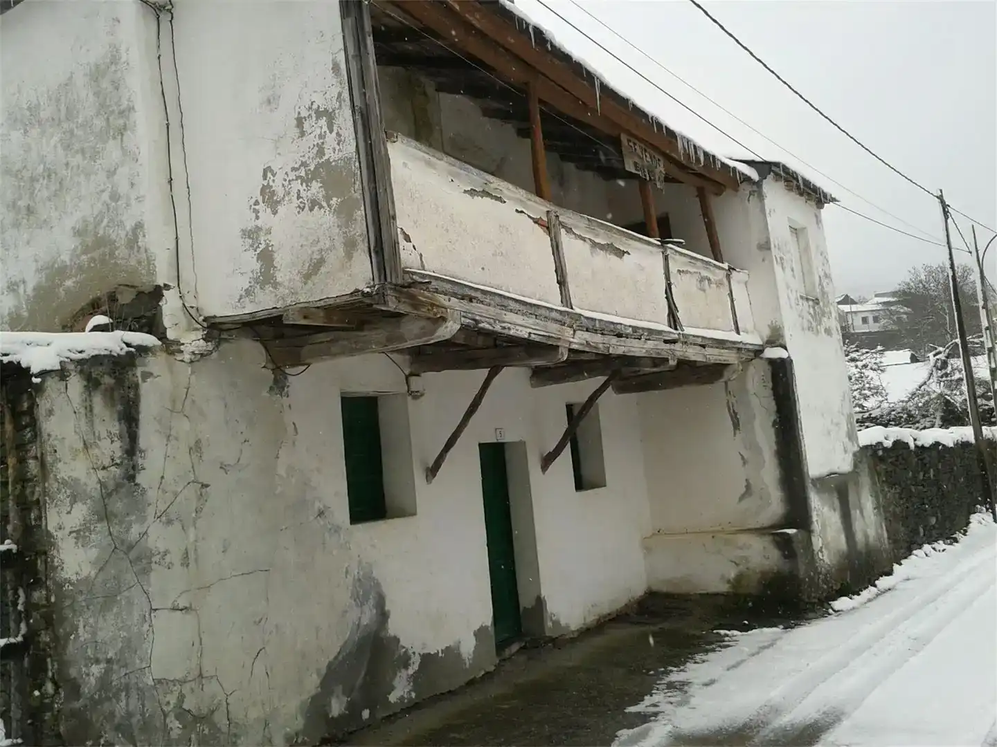 Vista exterior de Casa adosada en venda en Peranzanes amb Jardí privat i Balcó
