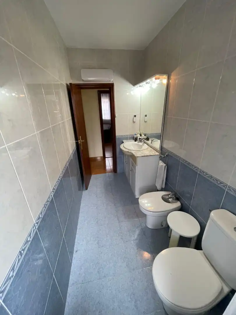 Baño de Piso en venta en Barakaldo  con Calefacción, Amueblado y Horno