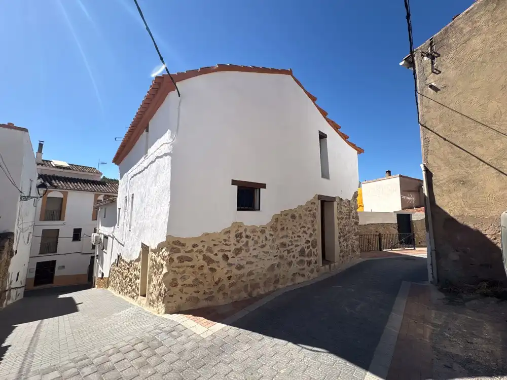 Vista exterior de Casa o xalet en venda en Matet amb Calefacció i Traster