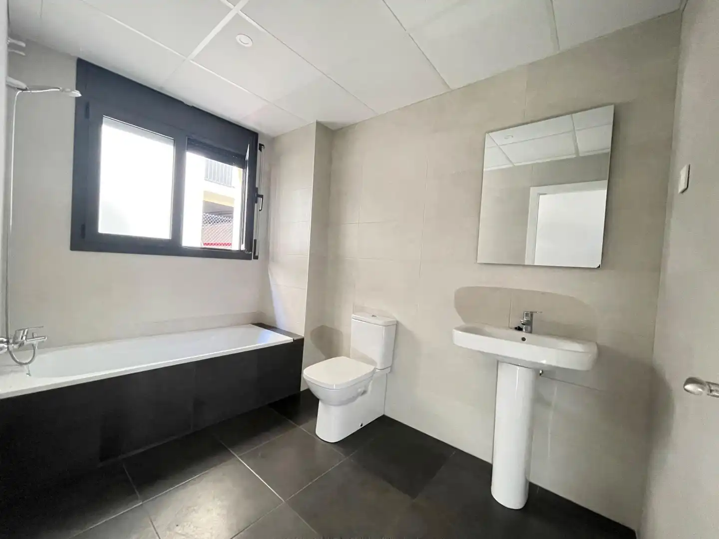 Baño de Casa adosada en venta en La Pobla de Montornès  
