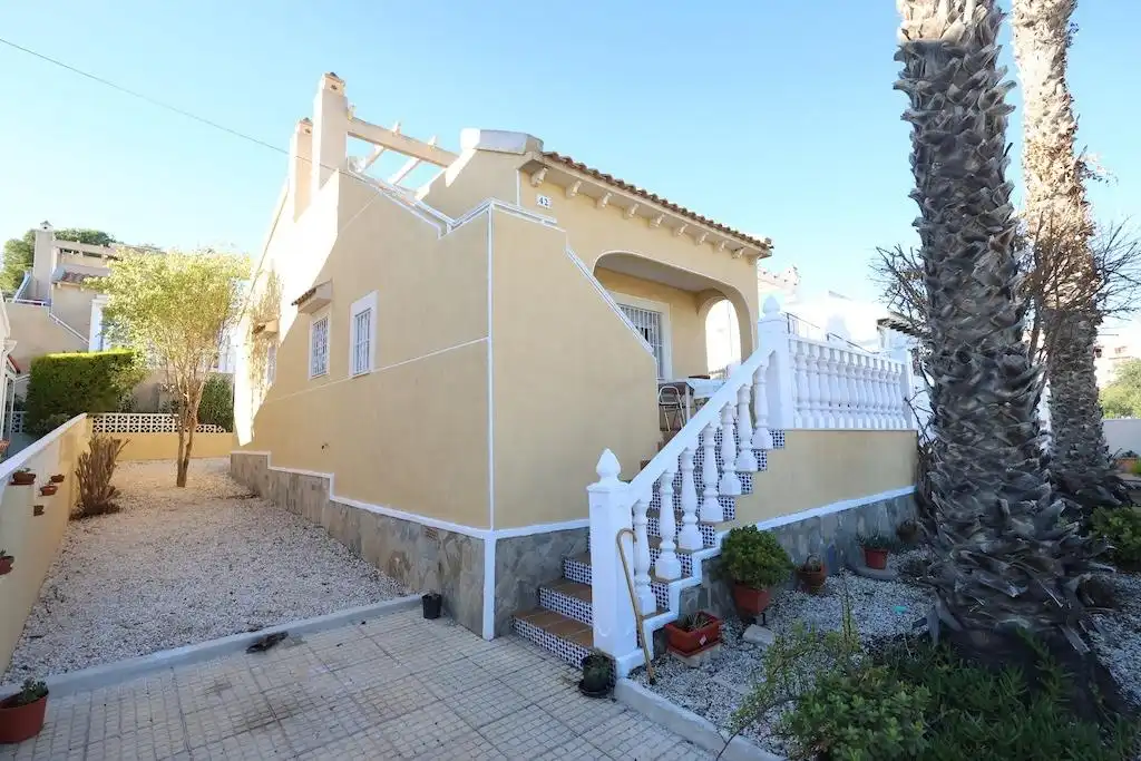 Villa zur Miete in Calle Almonte