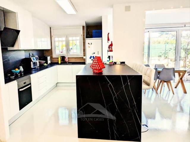 Casa-chalet en Venta en Calle Garbi - Calafat en Calafat