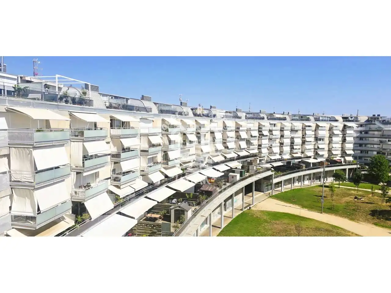 Vista exterior de Dúplex en venta en Terrassa con Aire acondicionado, Calefacción y Terraza