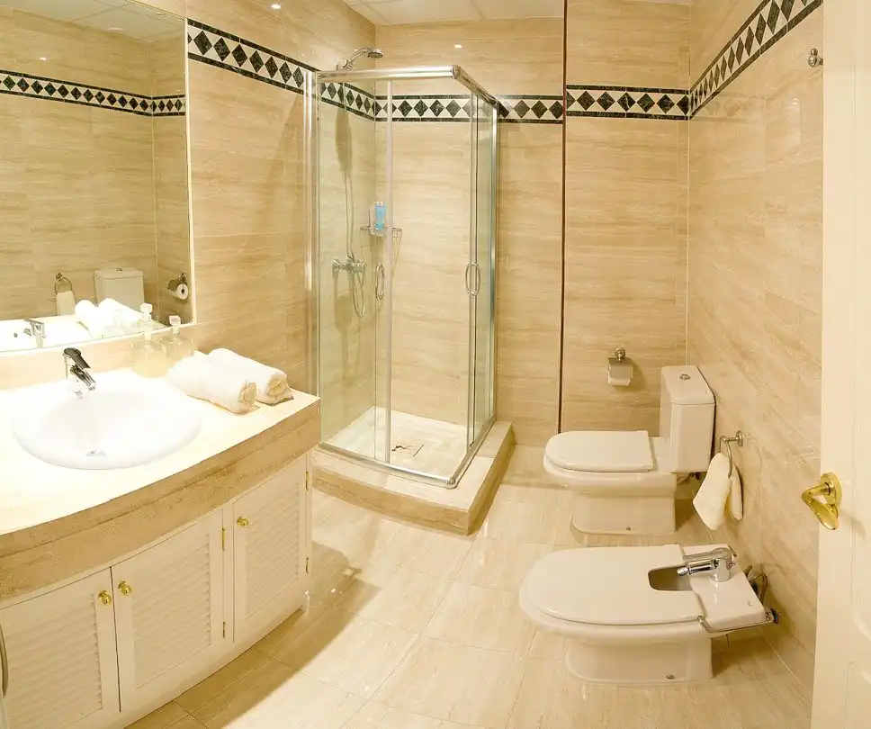Flat with garden for sale in Nueva Andalucía, imagen 7