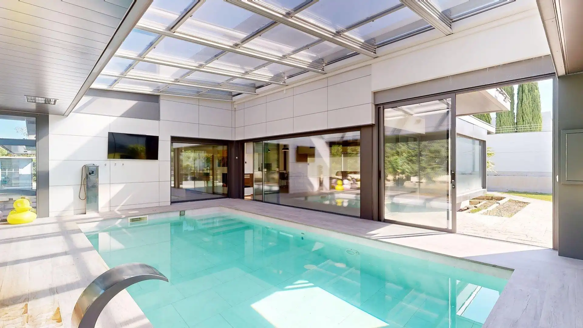 Piscina de Casa o chalet en venta en Zaragoza con Aire acondicionado, Calefacción y Jardín privado