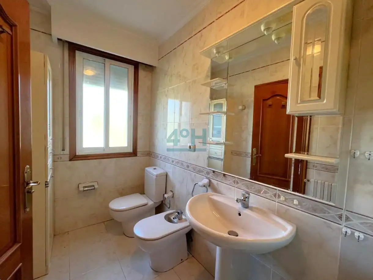 Baño de Casa o chalet en venta en Barbadás con Calefacción, Jardín privado y Terraza