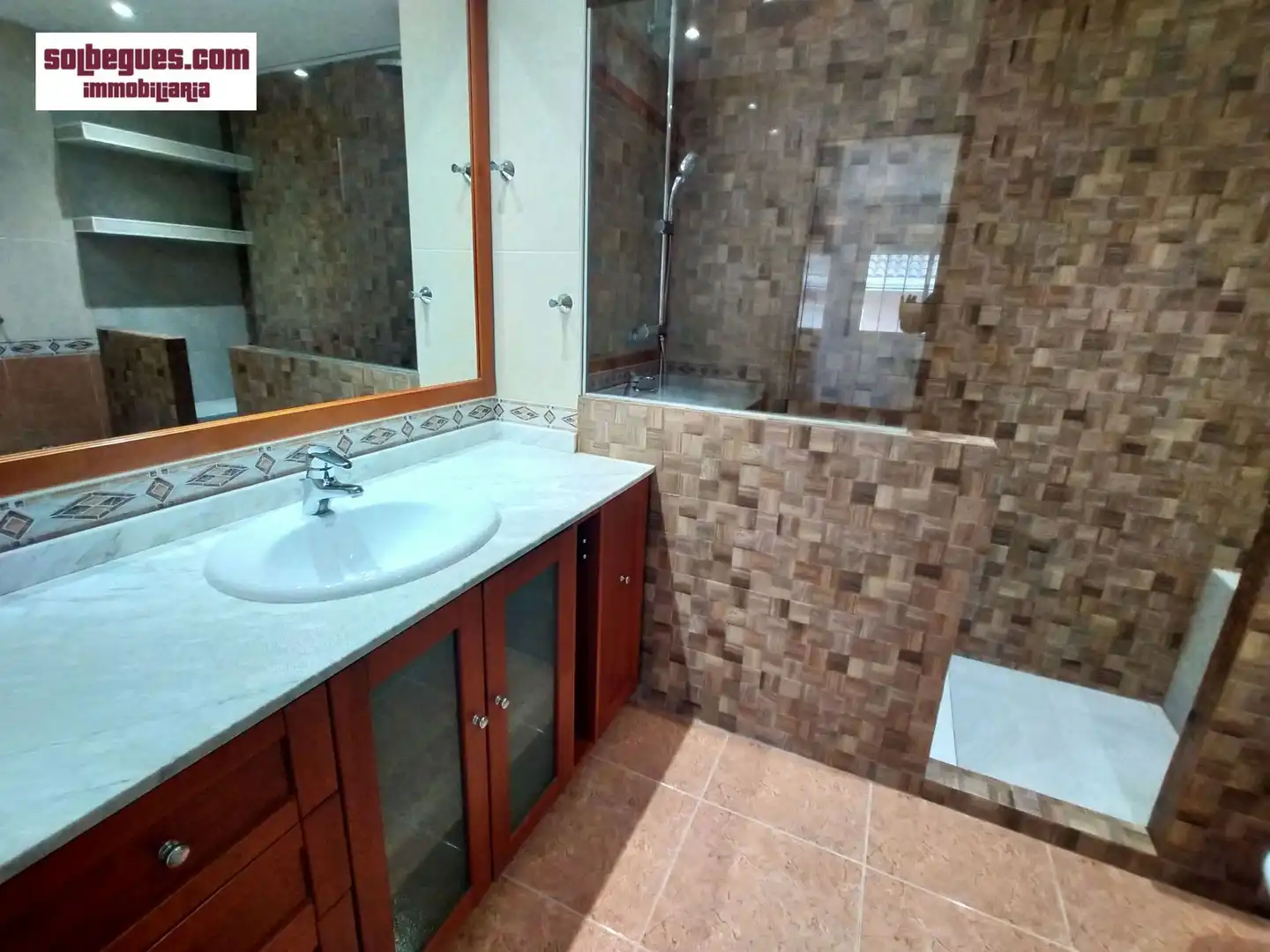 Baño de Casa adosada en venta en Begues con Calefacción, Jardín privado y Terraza