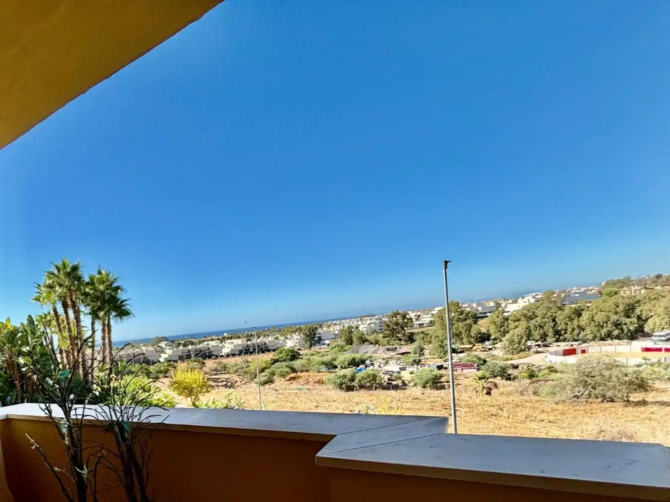 Exterior view of Flat for rent in Nueva Andalucía